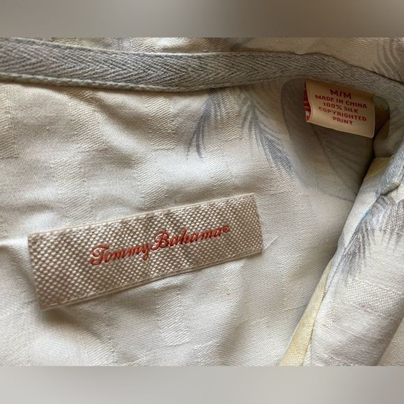 Tommy Bahama Set of Four Shirts 100% Silk Medium. - Picture 10 of 13